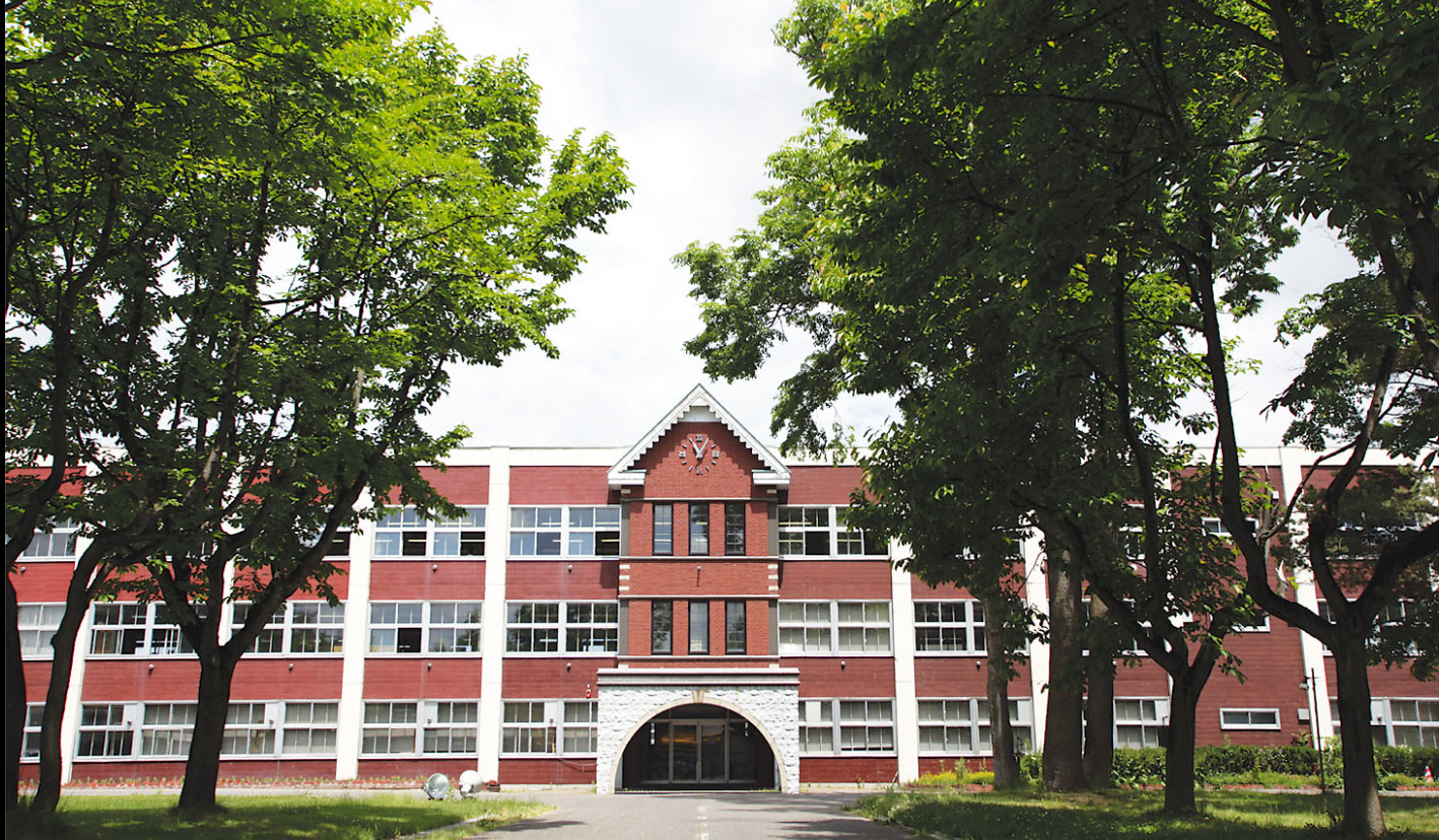 【驚愕】クラーク記念国際高等学校の学費と偏差値がやばい！芸能人も通う難関校の実態とは？ - めりもの深掘りブログ